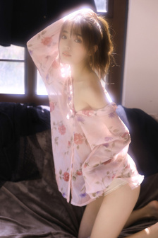美女总裁的贴身狂少墨艳玲